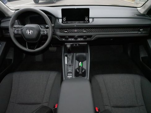 Certified 2025 Honda Accord SE image 10