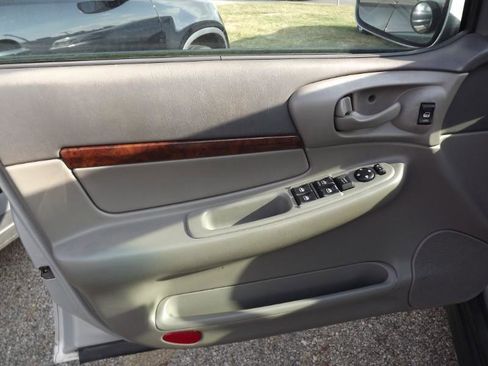 Used 2004 Chevrolet Impala FWD image 7