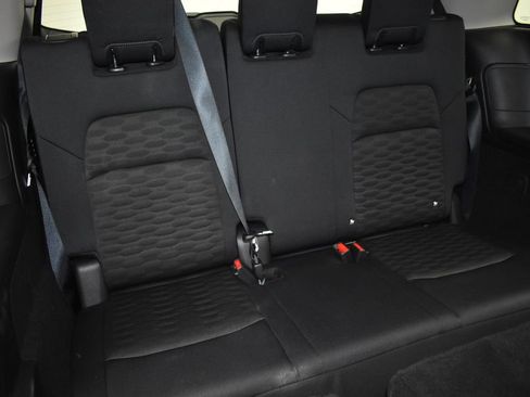 Used 2025 Nissan Pathfinder SV AWD/4WD image 30