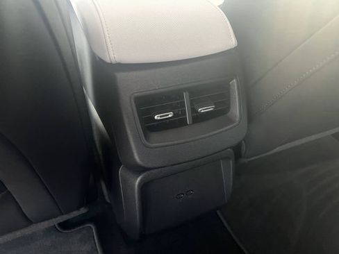 Used 2025 Chevrolet Equinox EV LT FWD image 19