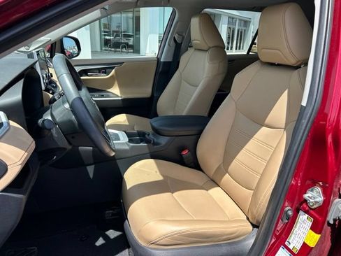 Used 2020 Toyota RAV4 Limited w/ Limited Grade Weather Package AWD/4WD image 13