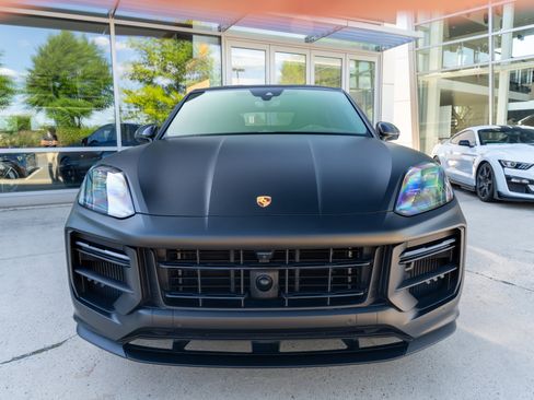 Used 2024 Porsche Cayenne Turbo GT AWD/4WD image 7