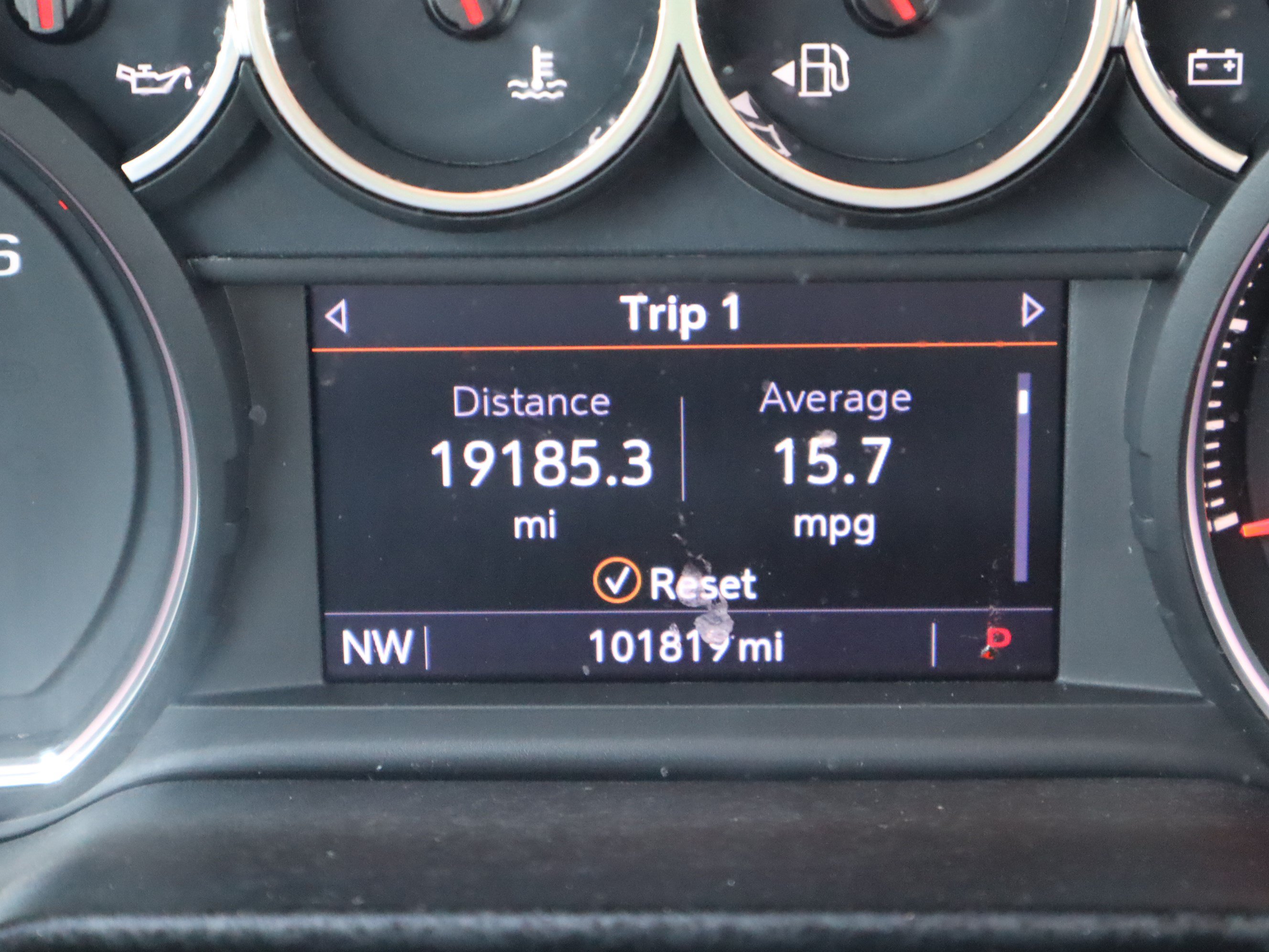 Used 2021 Chevrolet Tahoe LT w/ LT Signature Package RWD image 27