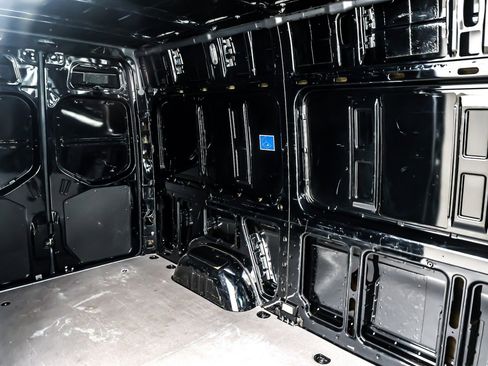Used 2022 Mercedes-Benz Sprinter 2500 image 9