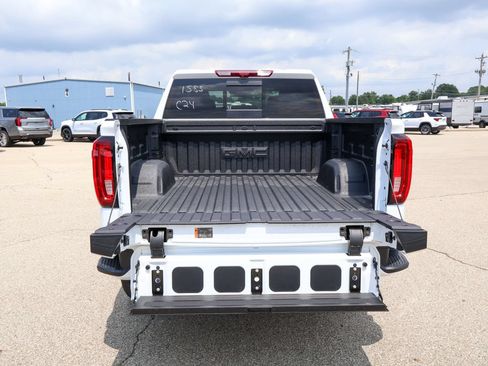 New 2026 GMC Sierra 1500 AT4 w/ AT4 Premium Package AWD/4WD image 5