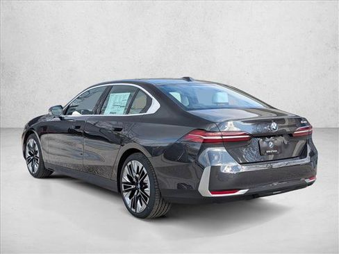 New 2026 BMW 540i xDrive AWD/4WD image 8