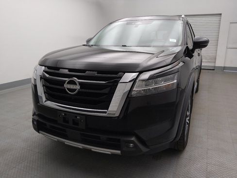 Used 2022 Nissan Pathfinder Platinum image 15