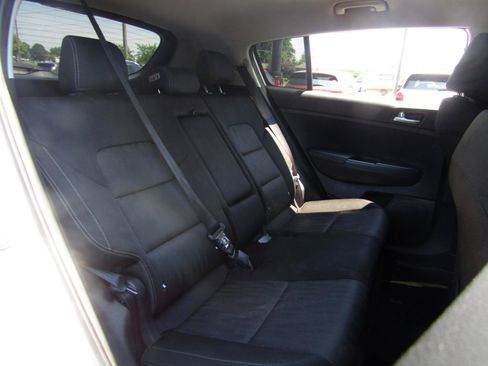 Used 2017 Kia Sportage LX FWD image 22