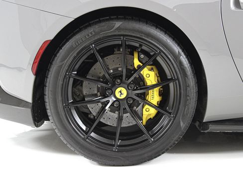 Used 2019 Ferrari 812 Superfast RWD image 17