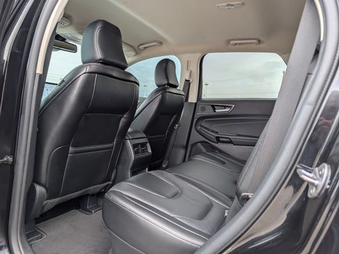 Used 2022 Ford Edge Titanium AWD/4WD image 13