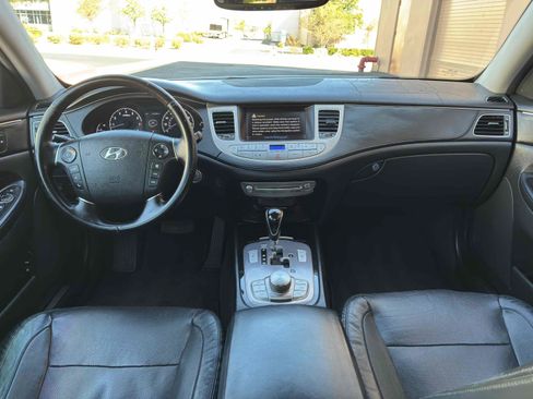 Used 2012 Hyundai Genesis 5.0 RWD image 16