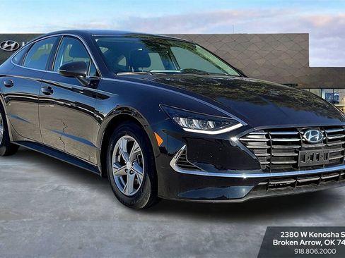 Certified 2023 Hyundai Sonata SE image 2