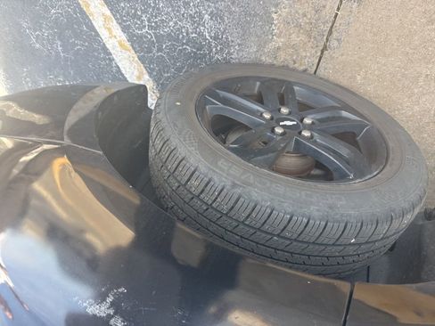 Used 2017 Chevrolet Equinox LT w/ Midnight Edition image 5