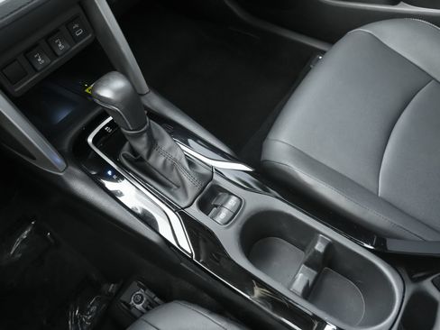 Used 2023 Toyota Corolla Cross XLE w/ Convenience Package FWD image 12
