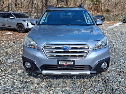 Used 2017 Subaru Outback 2.5i Limited image 2