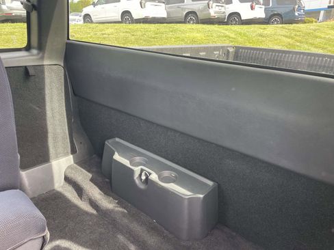 Used 2003 Chevrolet S10 Pickup LS image 16