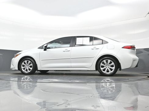 Used 2026 Toyota Corolla LE FWD image 27