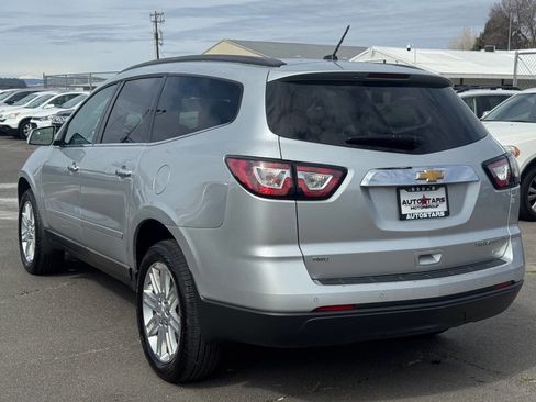 Used 2014 Chevrolet Traverse LT image 3