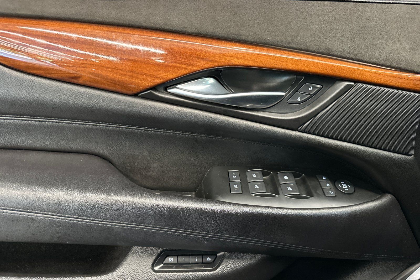 Used 2016 Cadillac Escalade Premium RWD image 11