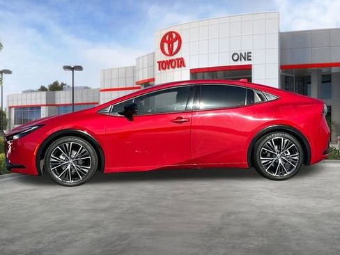 Used 2023 Toyota Prius XLE image 8