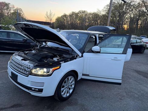 Used 2016 Land Rover Range Rover HSE image 10