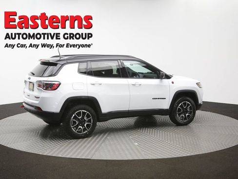 Used 2024 Jeep Compass Trailhawk AWD/4WD image 42