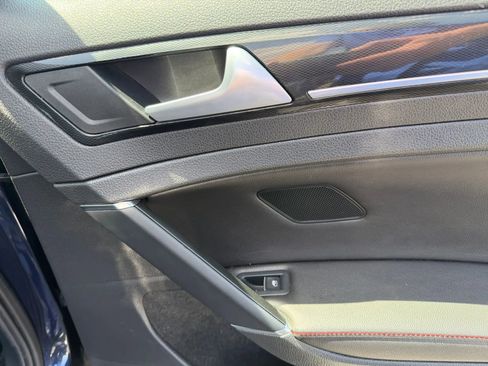 Used 2016 Volkswagen GTI Autobahn w/ Lighting Package (SEL) FWD image 39
