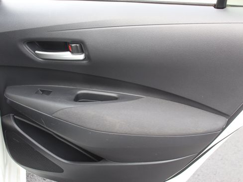 Used 2020 Toyota Corolla LE FWD image 24