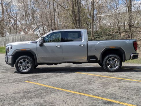 New 2026 GMC Sierra 2500 SLE w/ SLE Value Package; AWD/4WD image 4