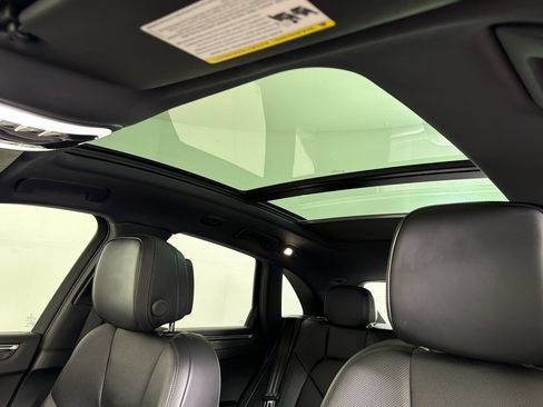 Certified 2024 Porsche Macan AWD/4WD image 23