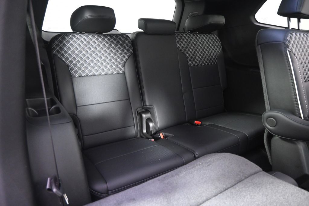 Used 2024 GMC Acadia Denali w/ LPO, Floor Liner Package AWD/4WD image 19