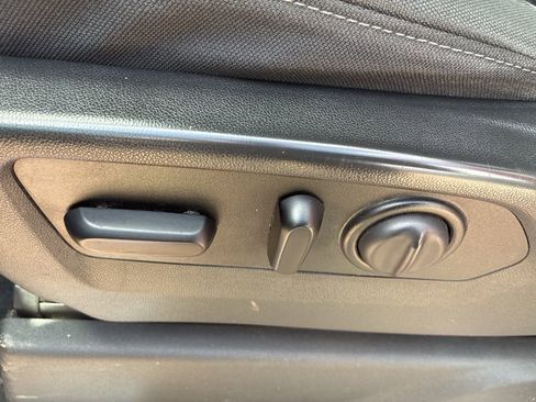 Used 2020 Chevrolet Silverado 1500 LT Trail Boss w/ Convenience Package image 7