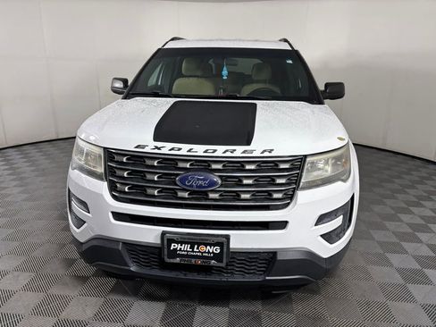 Used 2016 Ford Explorer 4WD image 2