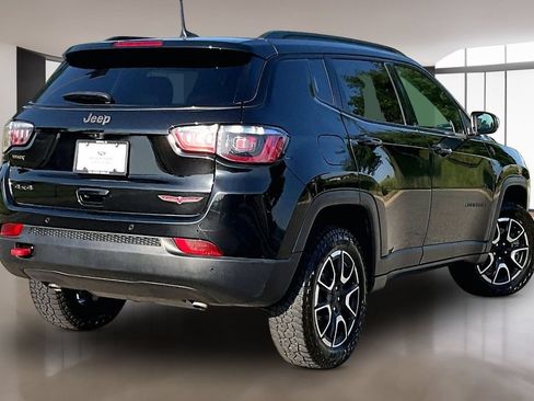 Used 2024 Jeep Compass Trailhawk AWD/4WD image 2