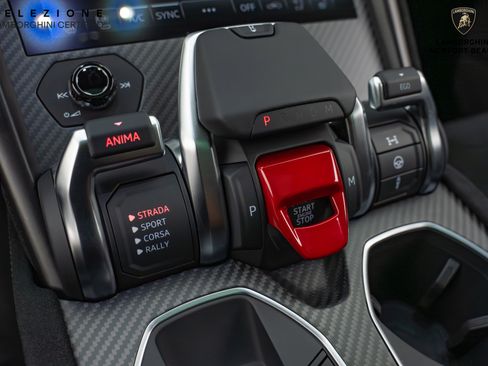 Used 2024 Lamborghini Urus Performante image 36