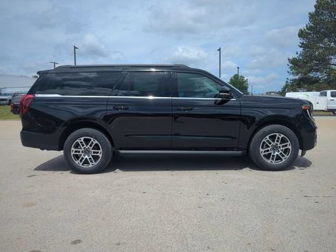 New 2026 Ford Expedition Max Active RWD image 3