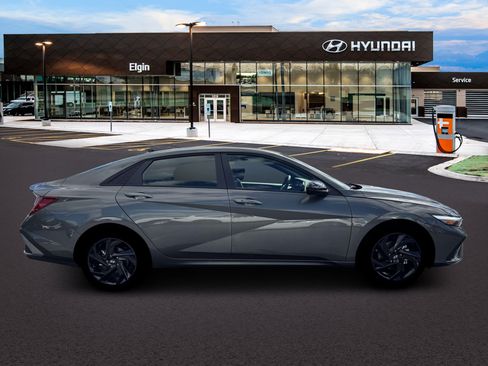 Certified 2026 Hyundai Elantra SEL FWD image 9