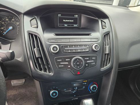 Used 2016 Ford Focus SE image 28