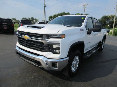 Used 2025 Chevrolet Silverado 2500 LT w/ All Star Edition AWD/4WD image 13