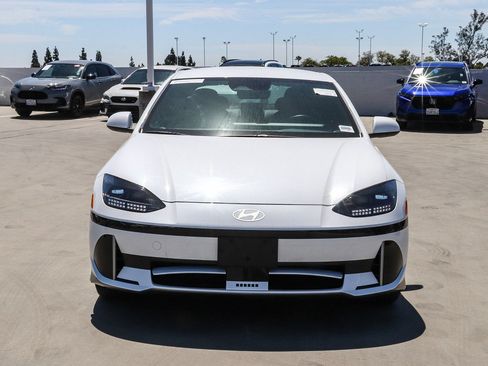 Used 2024 Hyundai Ioniq 6 SEL RWD image 2