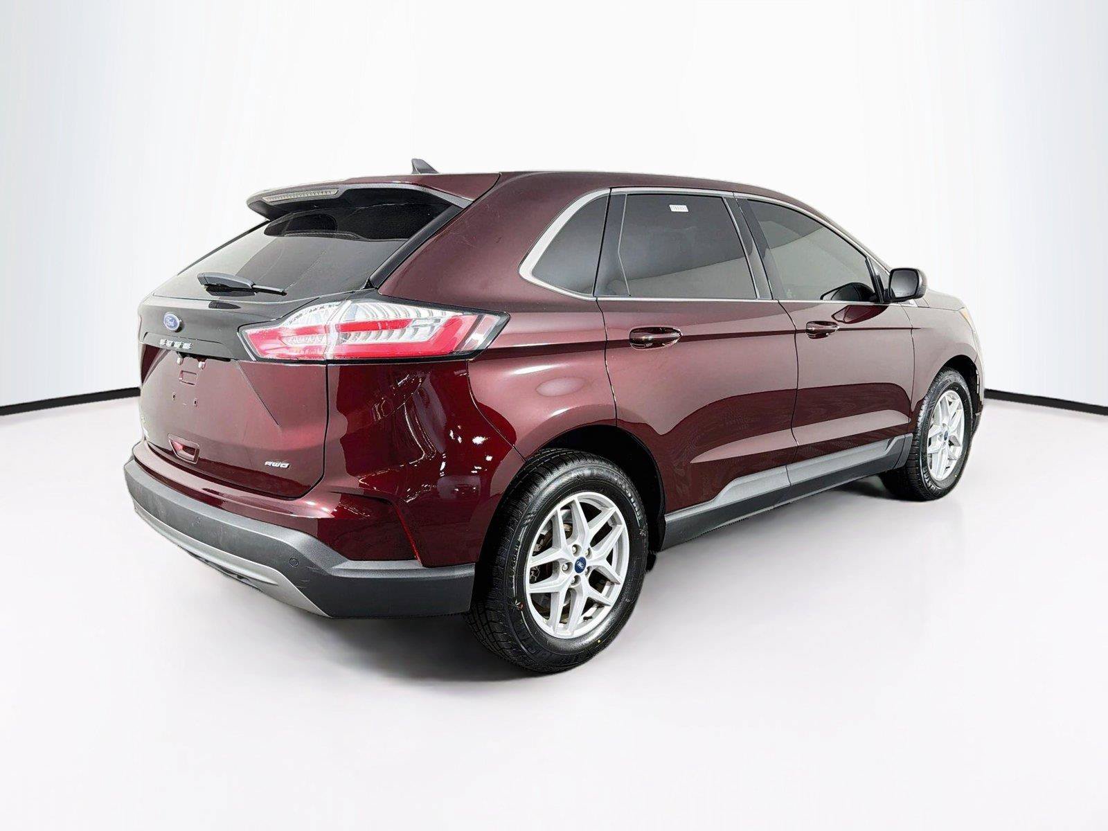 Used 2021 Ford Edge SEL w/ Convenience Package AWD/4WD image 11