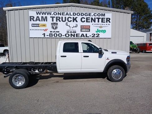 New 2026 RAM 4500 Tradesman w/ Chrome Appearance Group image 2