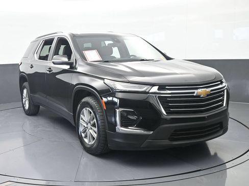 Used 2023 Chevrolet Traverse LT FWD image 9
