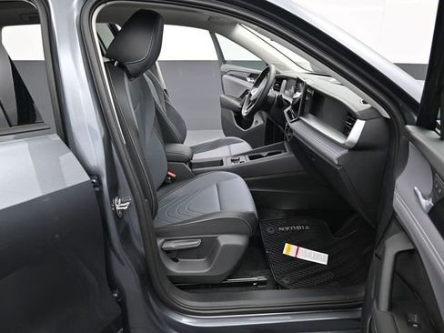 New 2026 Volkswagen Tiguan SE AWD/4WD image 14