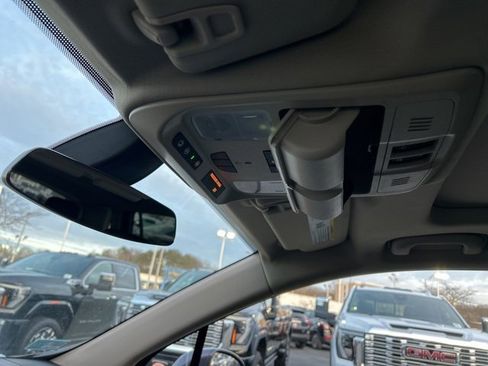 Used 2017 Buick Envision Essence image 25