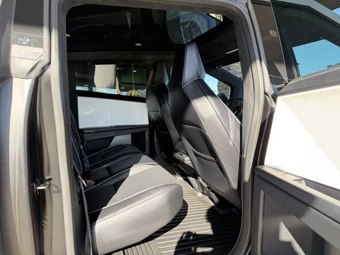 Used 2024 Tesla Cybertruck AWD Crew Cab image 21