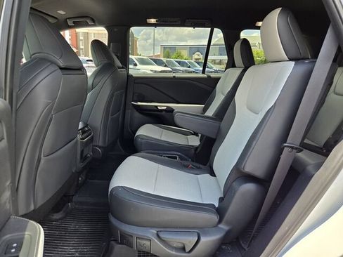 Used 2025 Lexus TX 500h AWD w/ Technology Package image 13