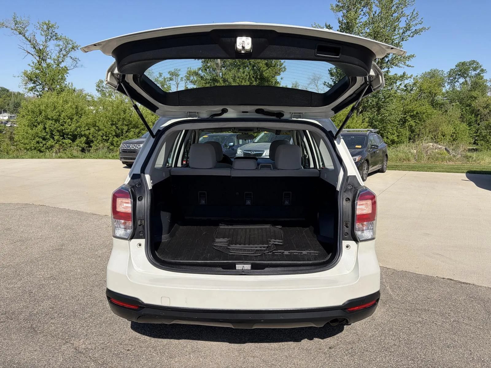 Used 2018 Subaru Forester 2.5i w/ Alloy Wheel Package AWD/4WD image 23