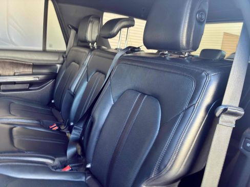 Used 2019 Ford Expedition Limited w/ Equipment Group 301A AWD/4WD image 44