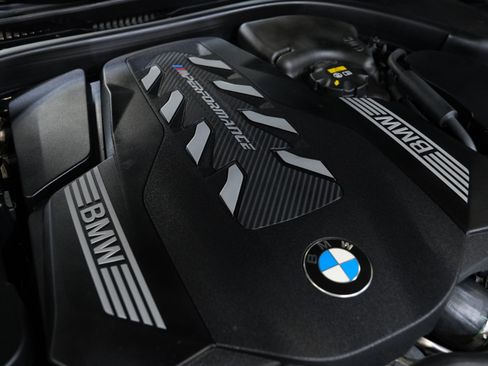 Used 2021 BMW M550i xDrive w/ Executive Package AWD/4WD image 54